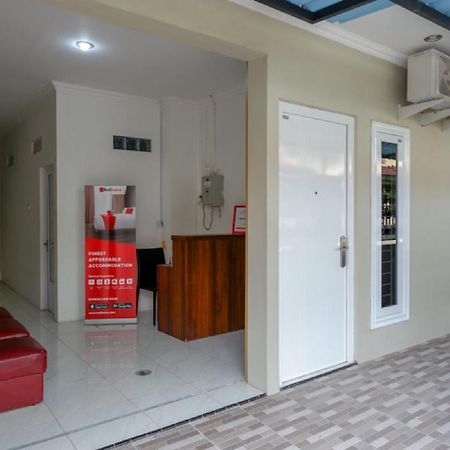 Reddoorz Hostel Near Kota Lama Семаранг Екстер'єр фото