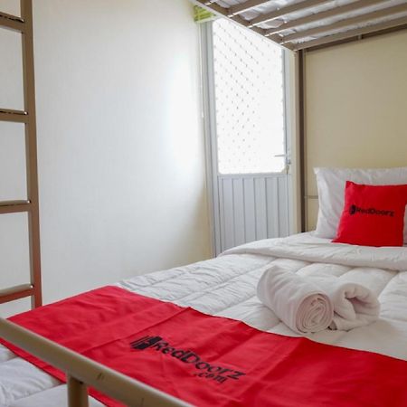 Reddoorz Hostel Near Kota Lama Семаранг Екстер'єр фото