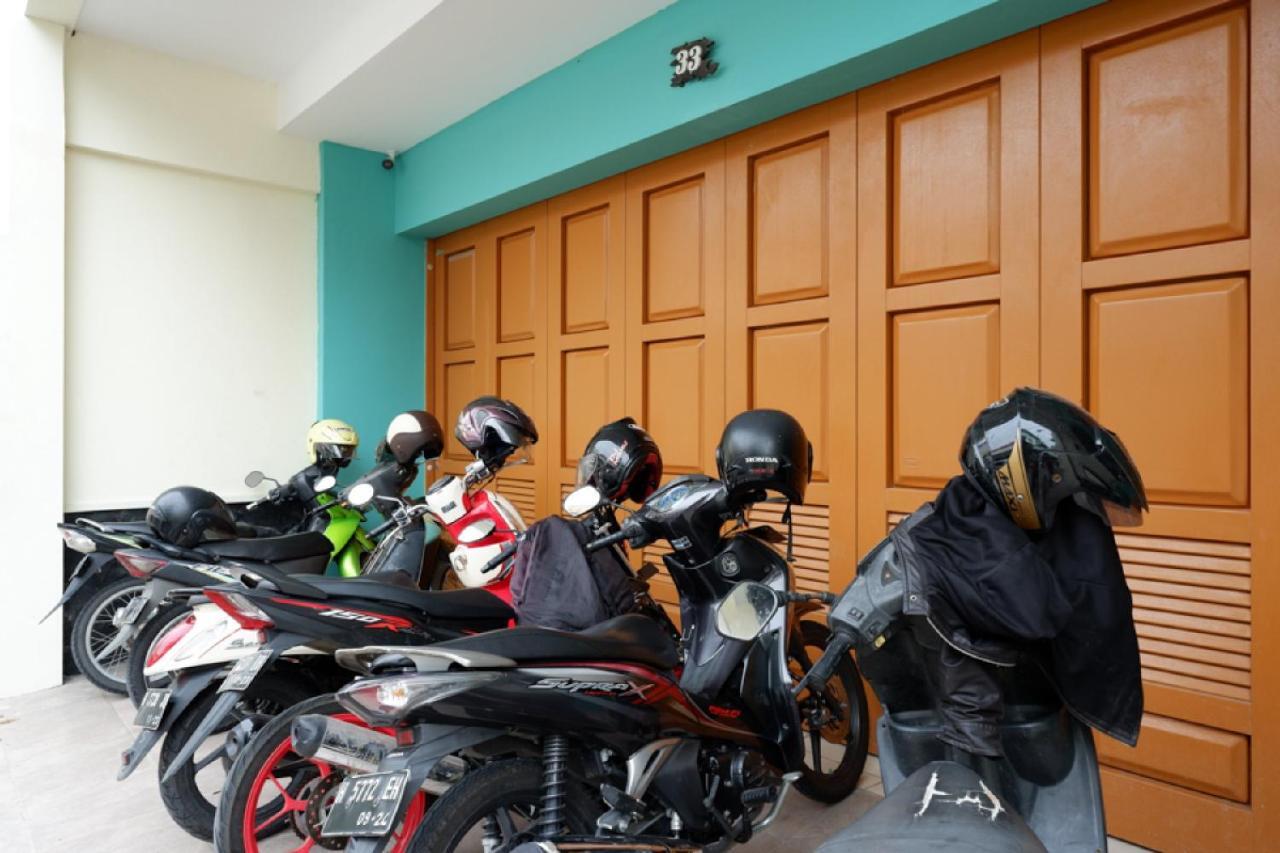 Reddoorz Hostel Near Kota Lama Семаранг Екстер'єр фото