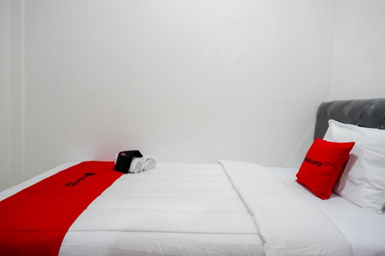 Reddoorz Hostel Near Kota Lama Семаранг Екстер'єр фото